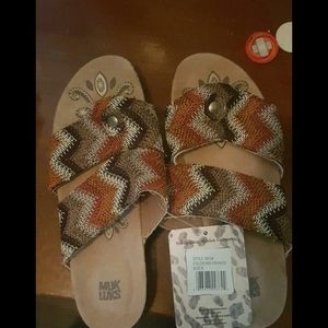 Muk luk sandles